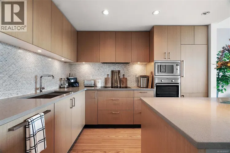 Photo 5 of 25 at #808 – 838 Broughton Street