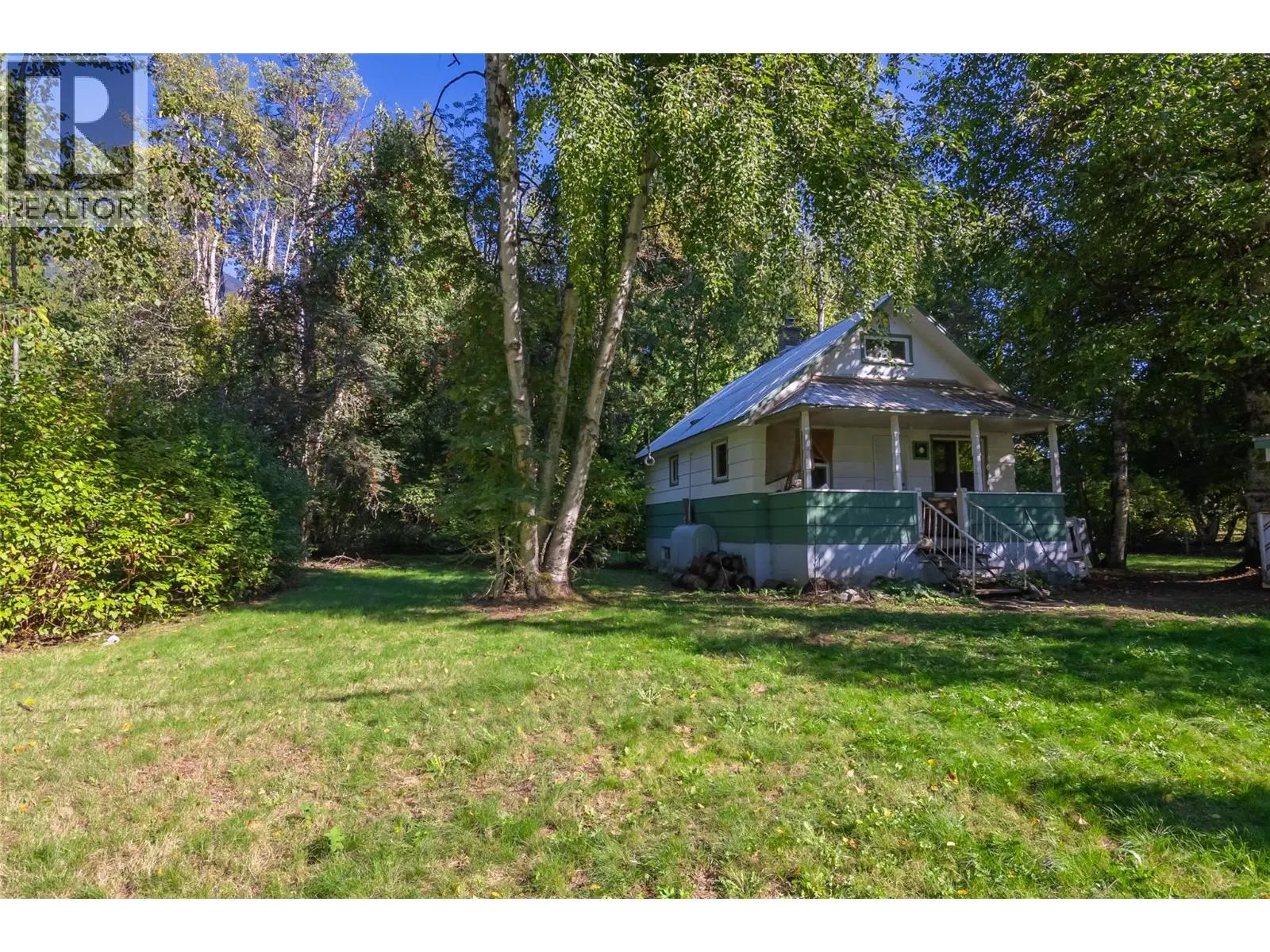 Photo 4 of 45 at 3642 Catherwood Road