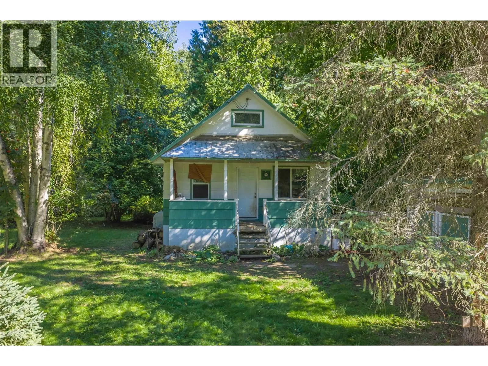 Photo 5 of 45 at 3642 Catherwood Road