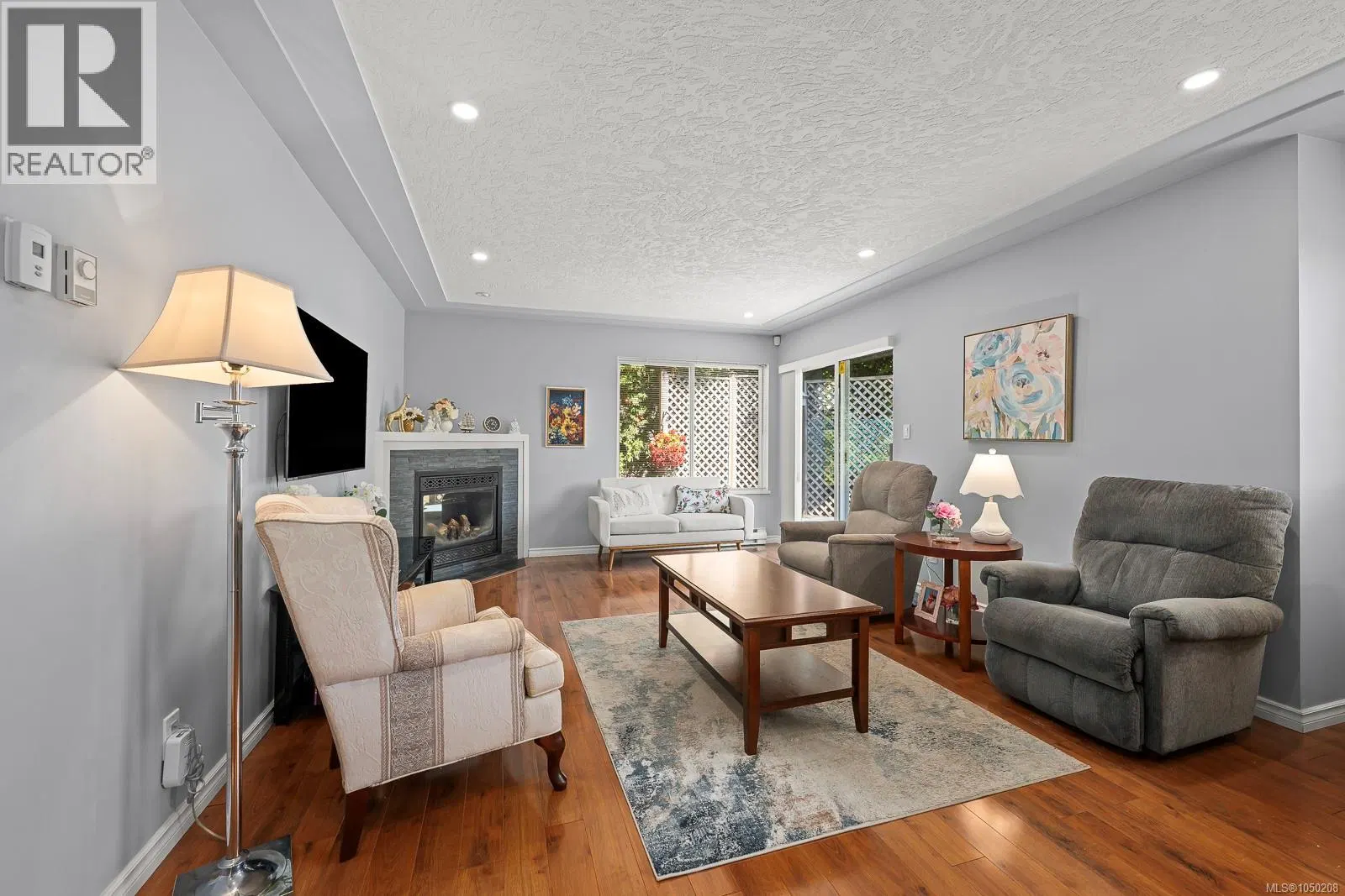 Photo 2 of 46 at #1 – 950 Braidwood Road
