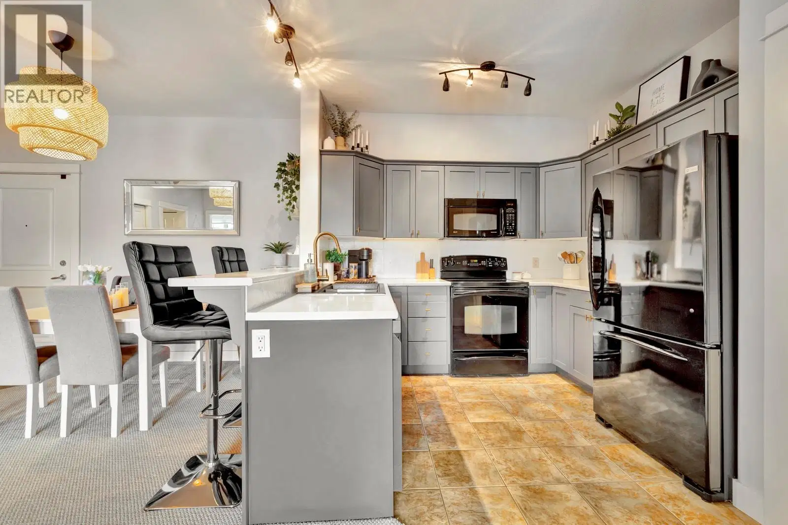 #214 – 2551 Shoreline Drive