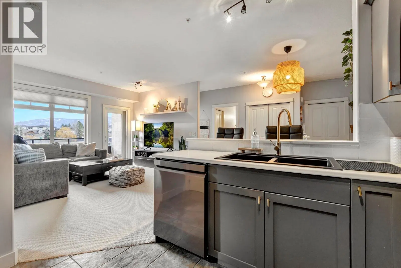 Photo 3 of 27 at #214 – 2551 Shoreline Drive