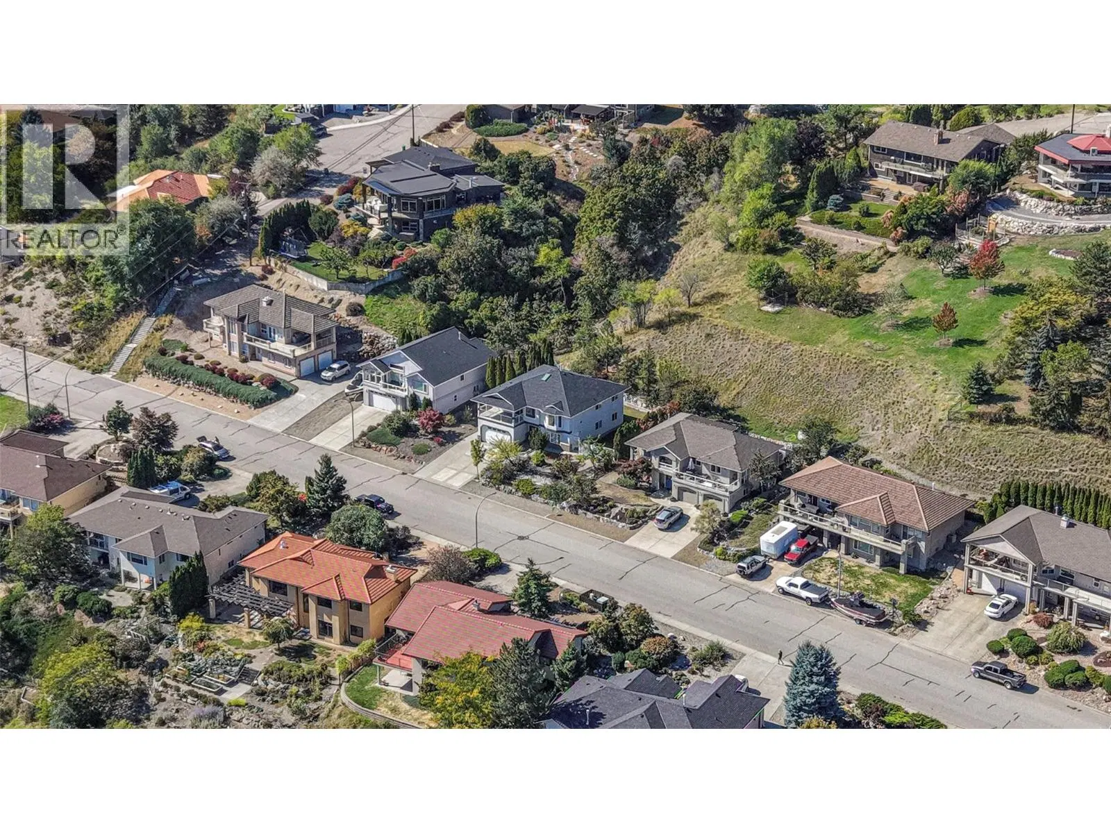Photo 5 of 90 at 8210 Stoneridge Drive