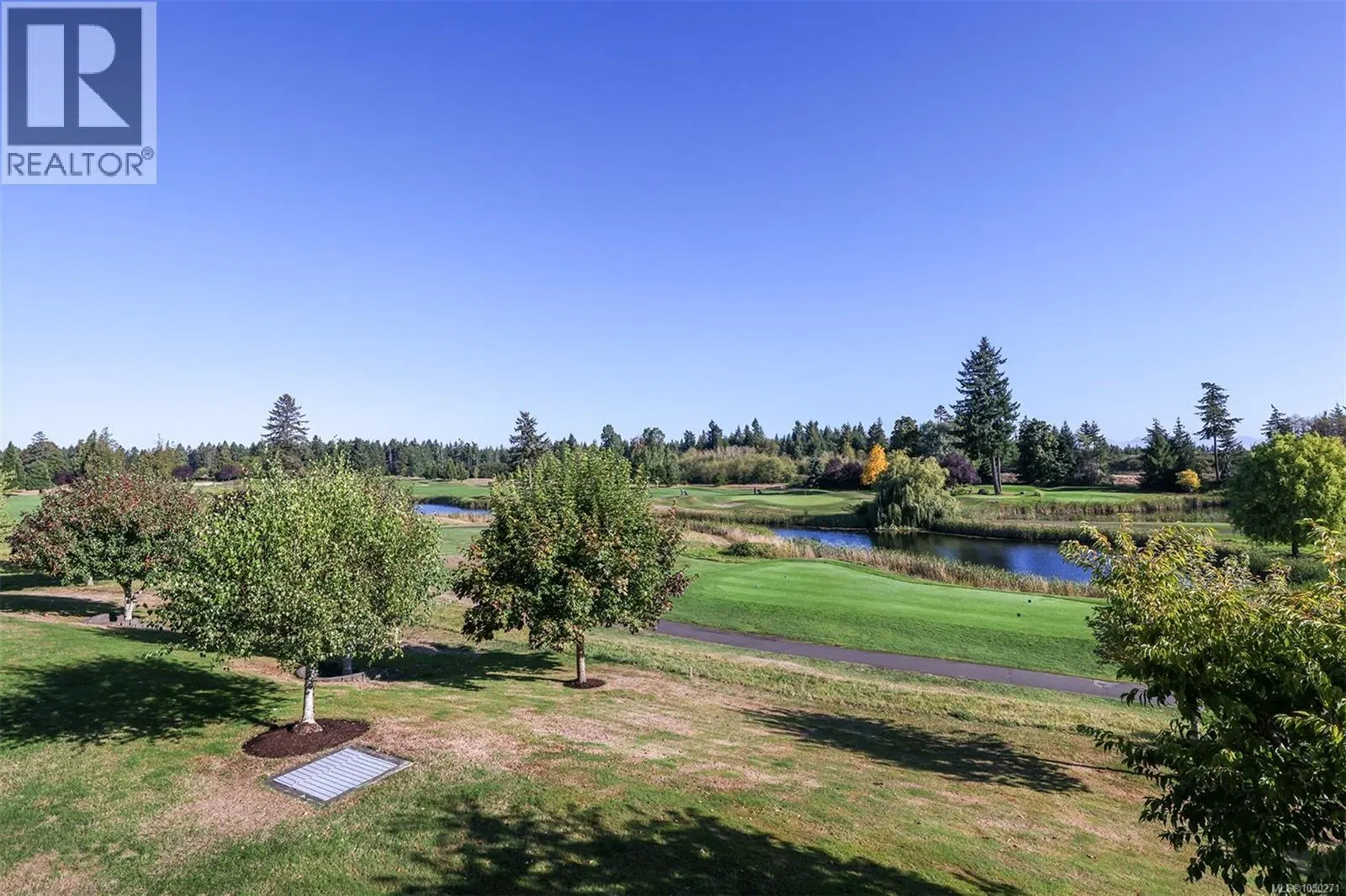 Photo 5 of 41 at #524 – 3666 Royal Vista Way