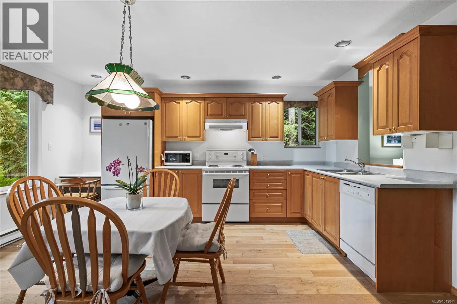 Photo 4 of 54 at 1769 Errington Road