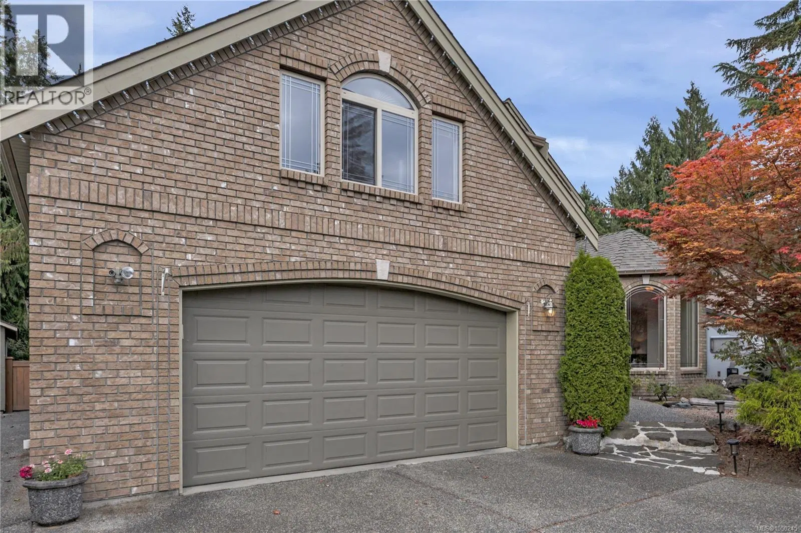 Photo 1 of 32 at 901 Savary Drive