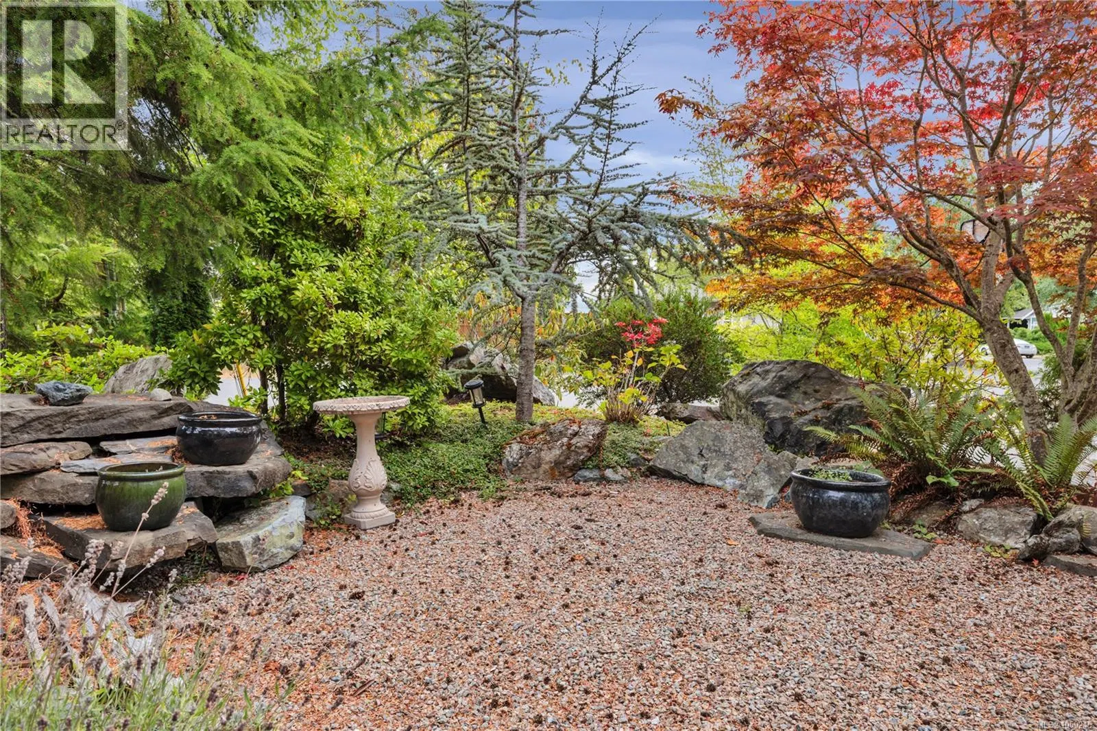 Photo 3 of 32 at 901 Savary Drive