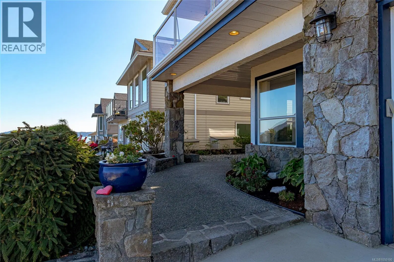 Photo 4 of 64 at 548 Marine View