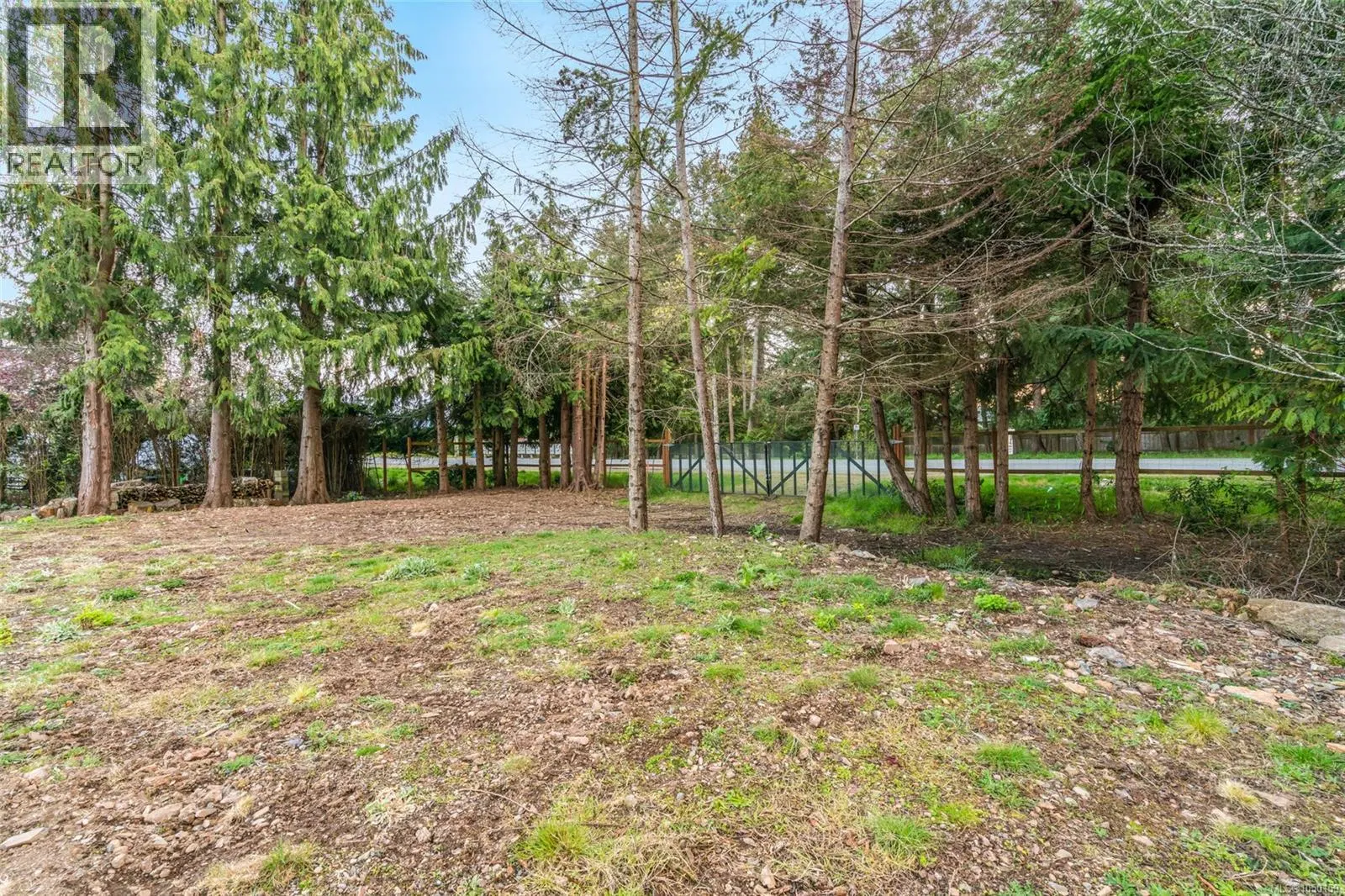 Photo 3 of 21 at 1530 Marina Way