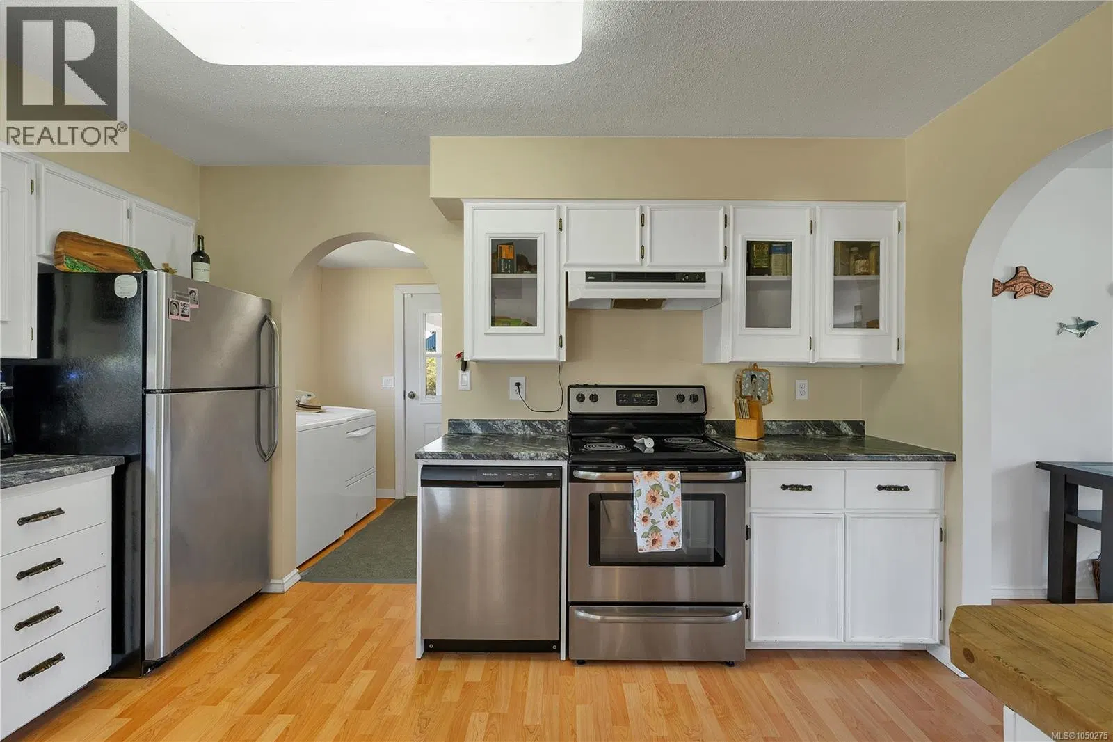 Photo 2 of 54 at 556 Coal Harbour Road