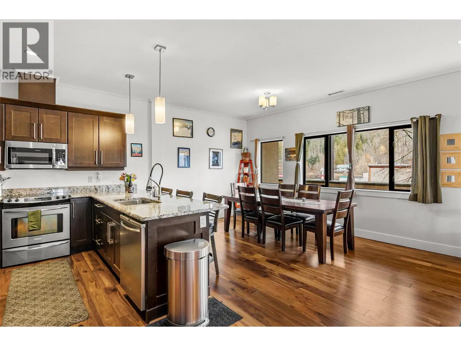 #301 – 309 1 Street