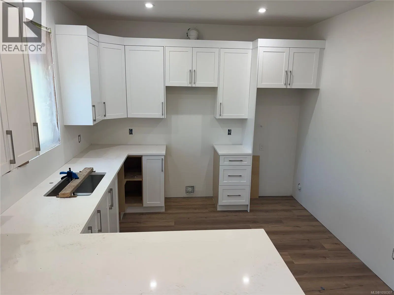 Photo 2 of 17 at D – 6897 Galaxie Drive