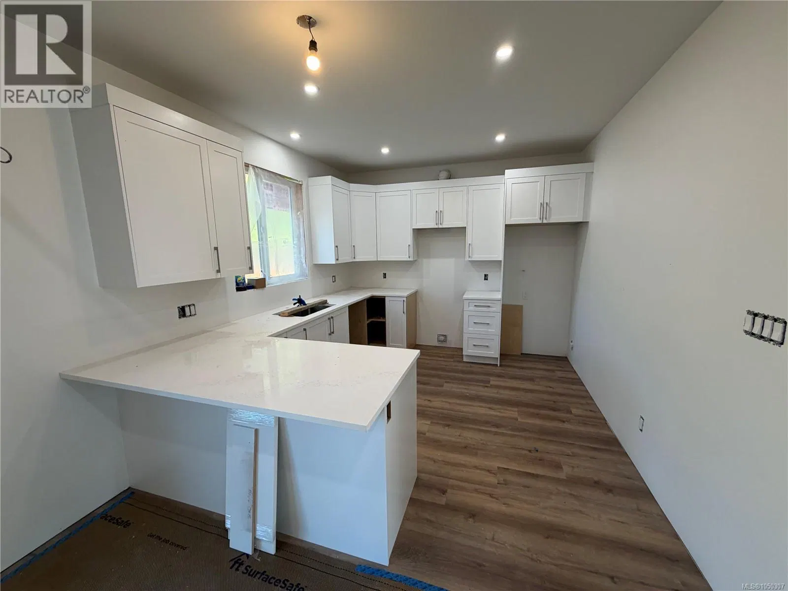 Photo 3 of 17 at D – 6897 Galaxie Drive