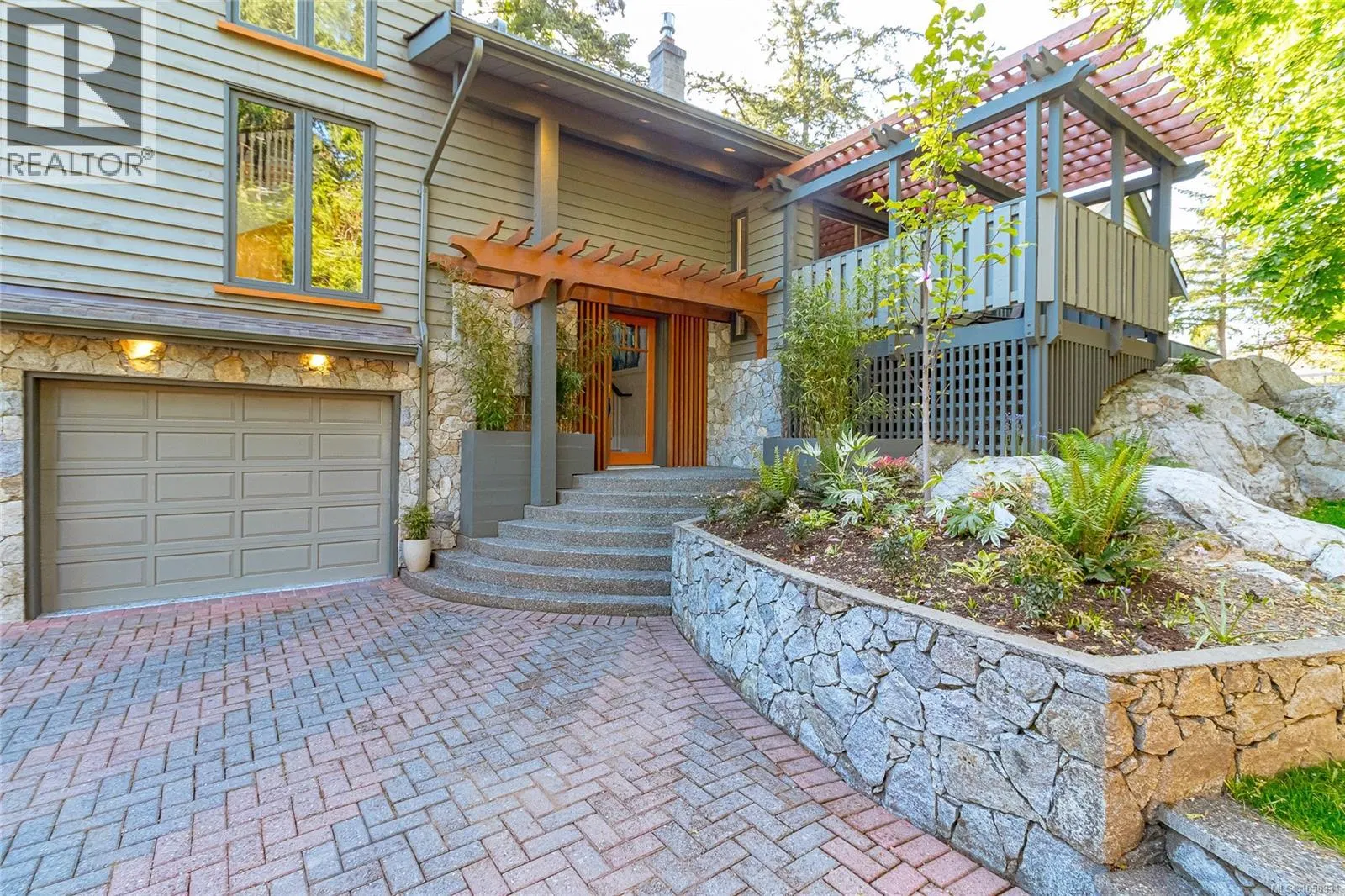 Photo 4 of 63 at 4906 Cordova Bay Road