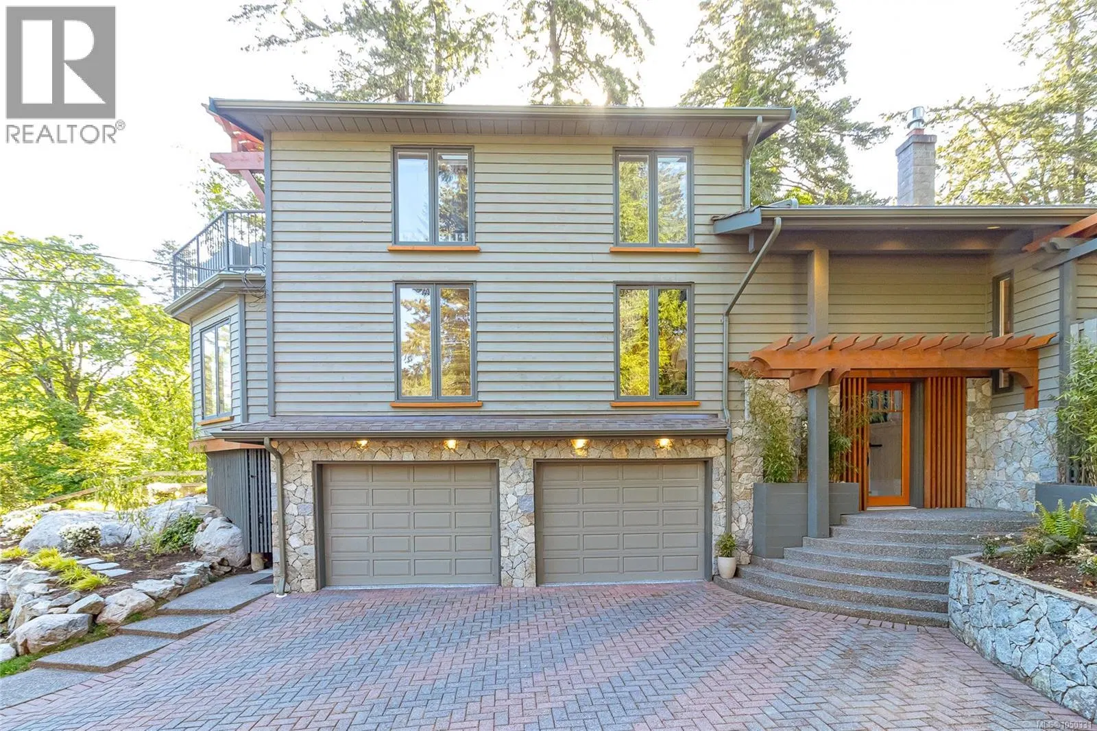 Photo 5 of 63 at 4906 Cordova Bay Road