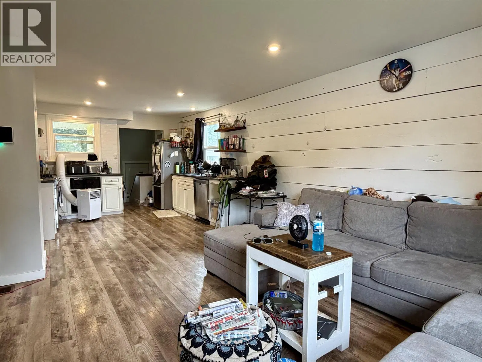 Photo 4 of 15 at 4735 SOUCIE Avenue