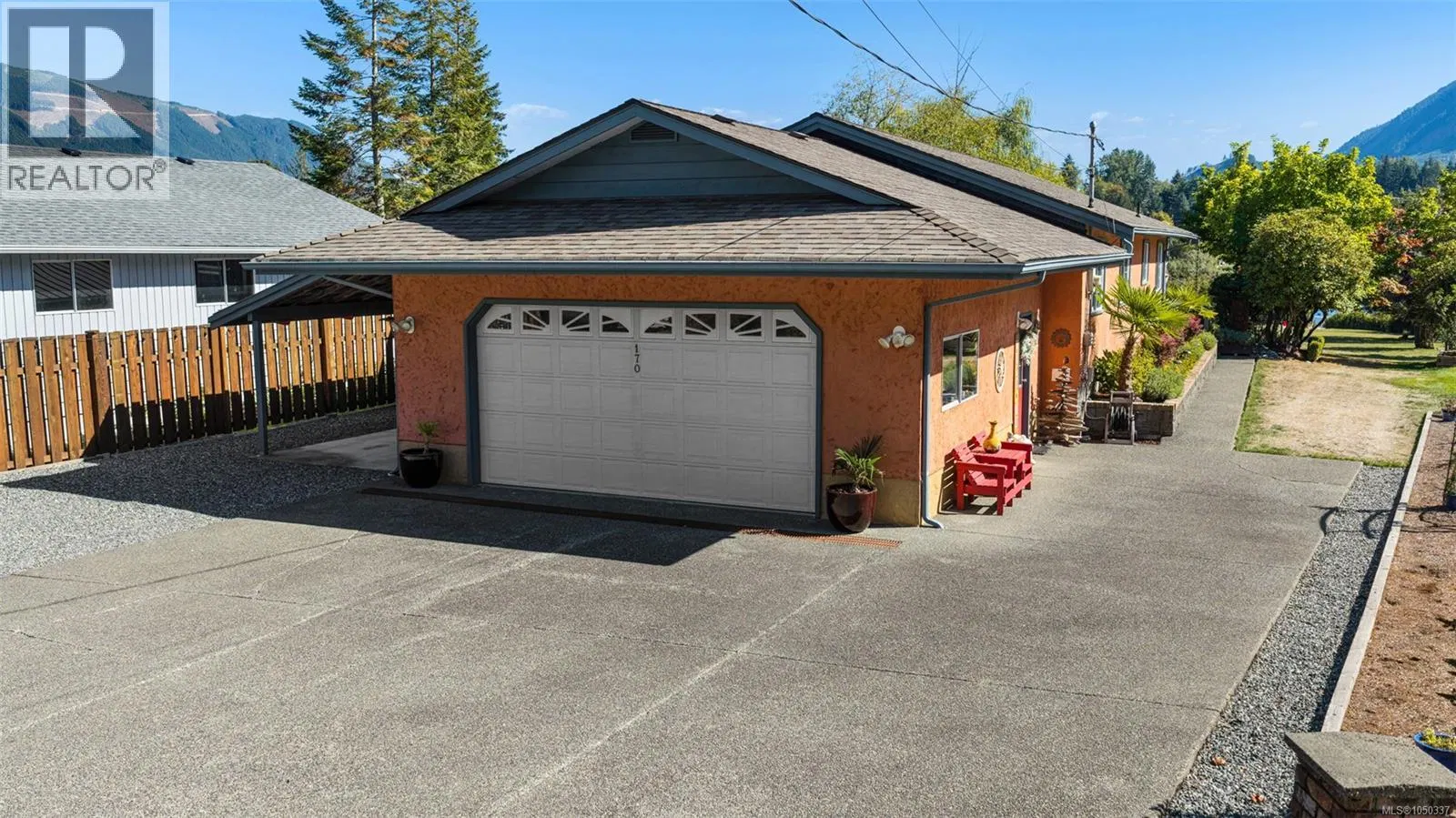Photo 3 of 74 at 170 Wavell Road