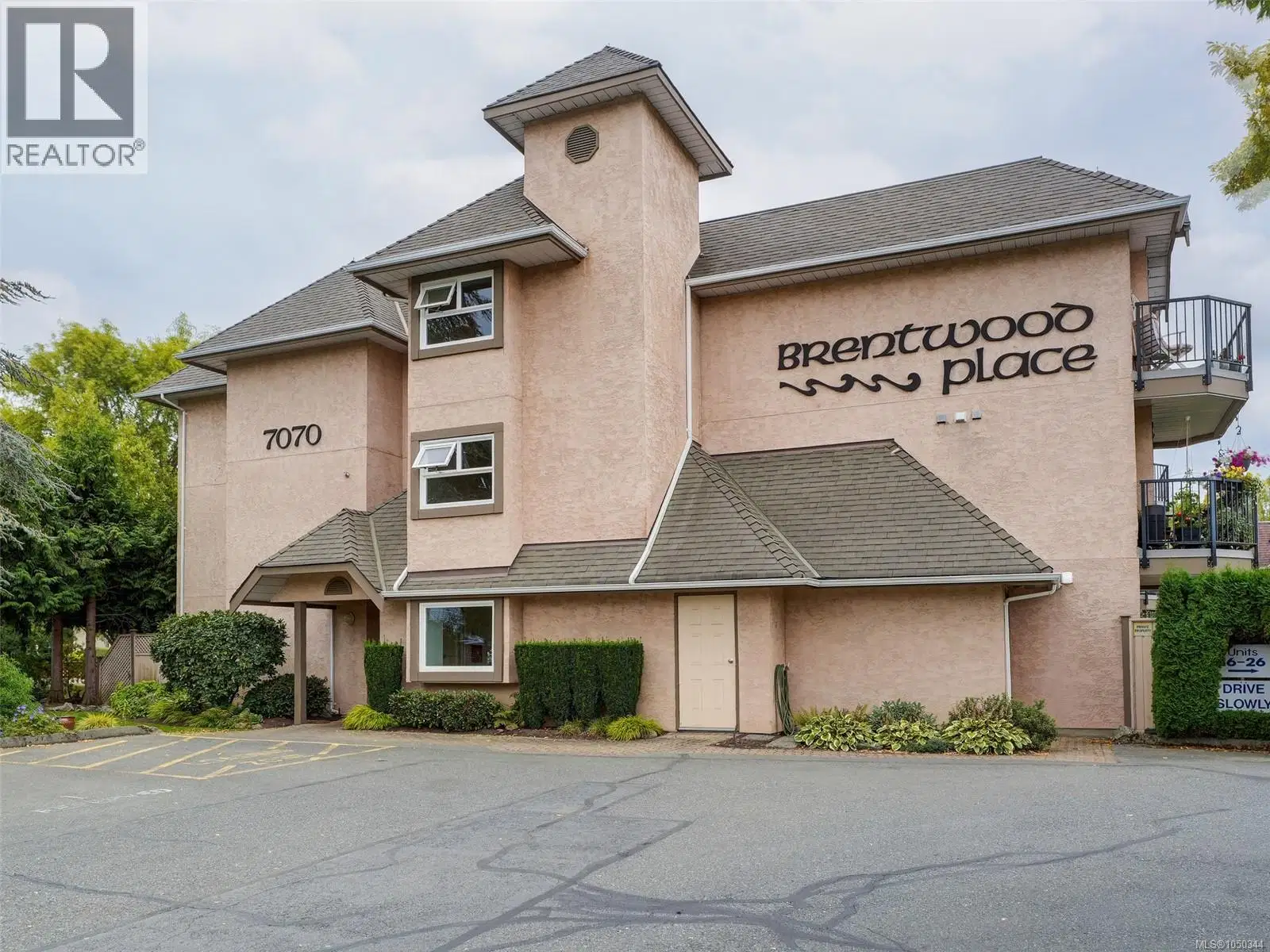 #202 – 7070 West Saanich Road