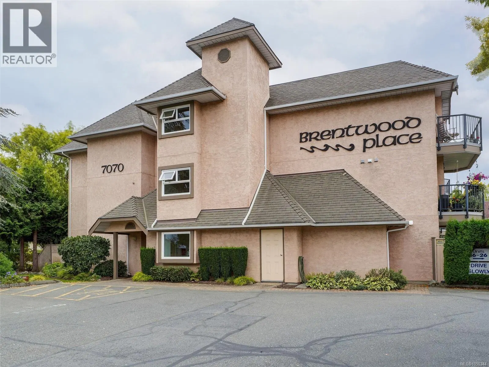 #202 – 7070 West Saanich Road