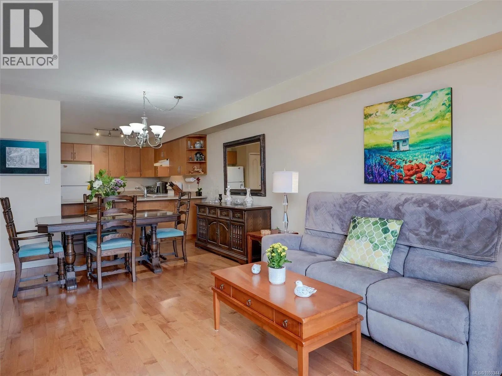 Photo 3 of 28 at #202 – 7070 West Saanich Road