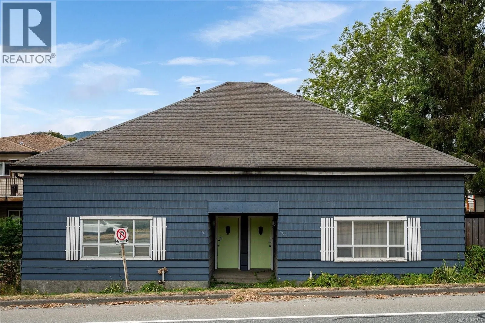 910 Esplanade Avenue