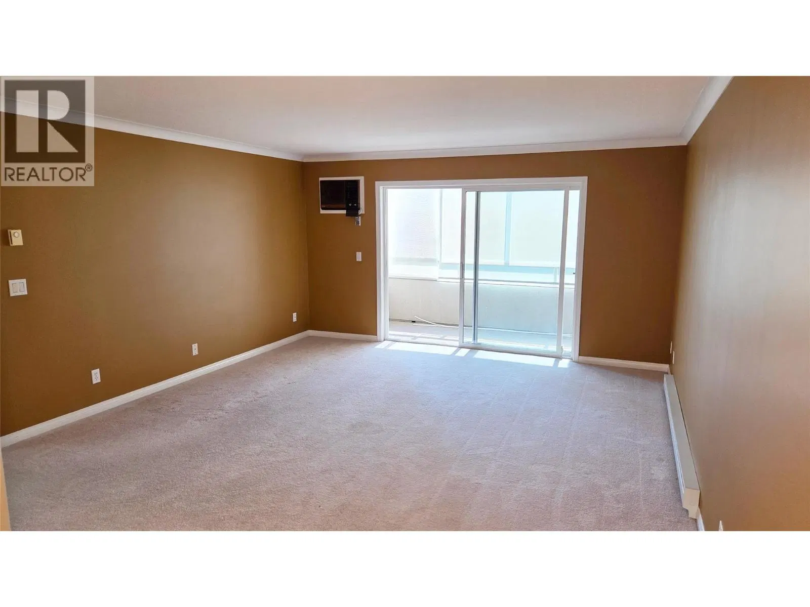 Photo 3 of 18 at #204 – 255 Aurora Crescent