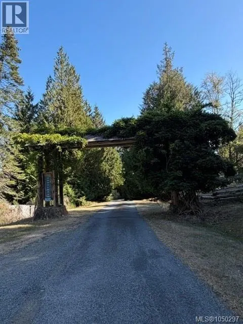 Photo 5 of 32 at 621 Bell Bay Road