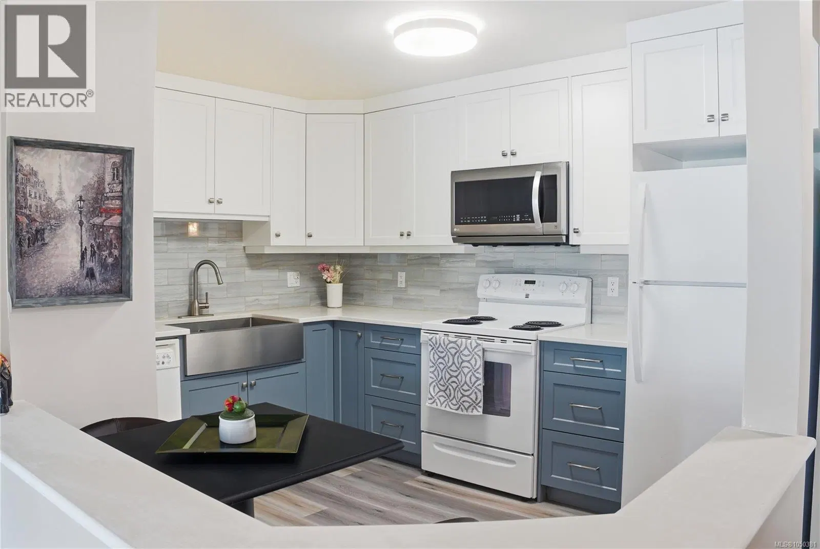 Photo 3 of 26 at #209 – 5650 Edgewater Lane