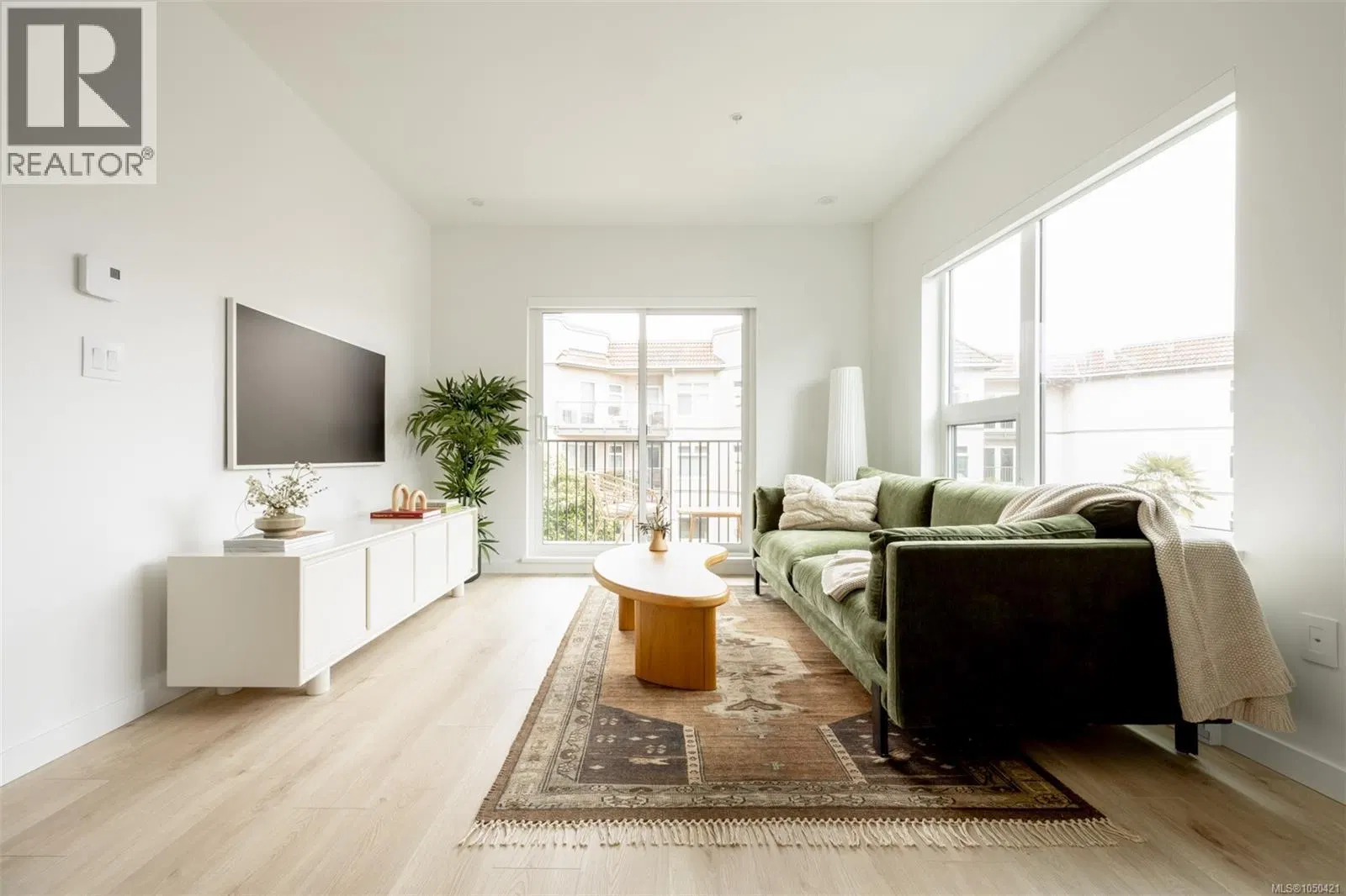 Photo 3 of 17 at #211 – 1075 Tillicum Road