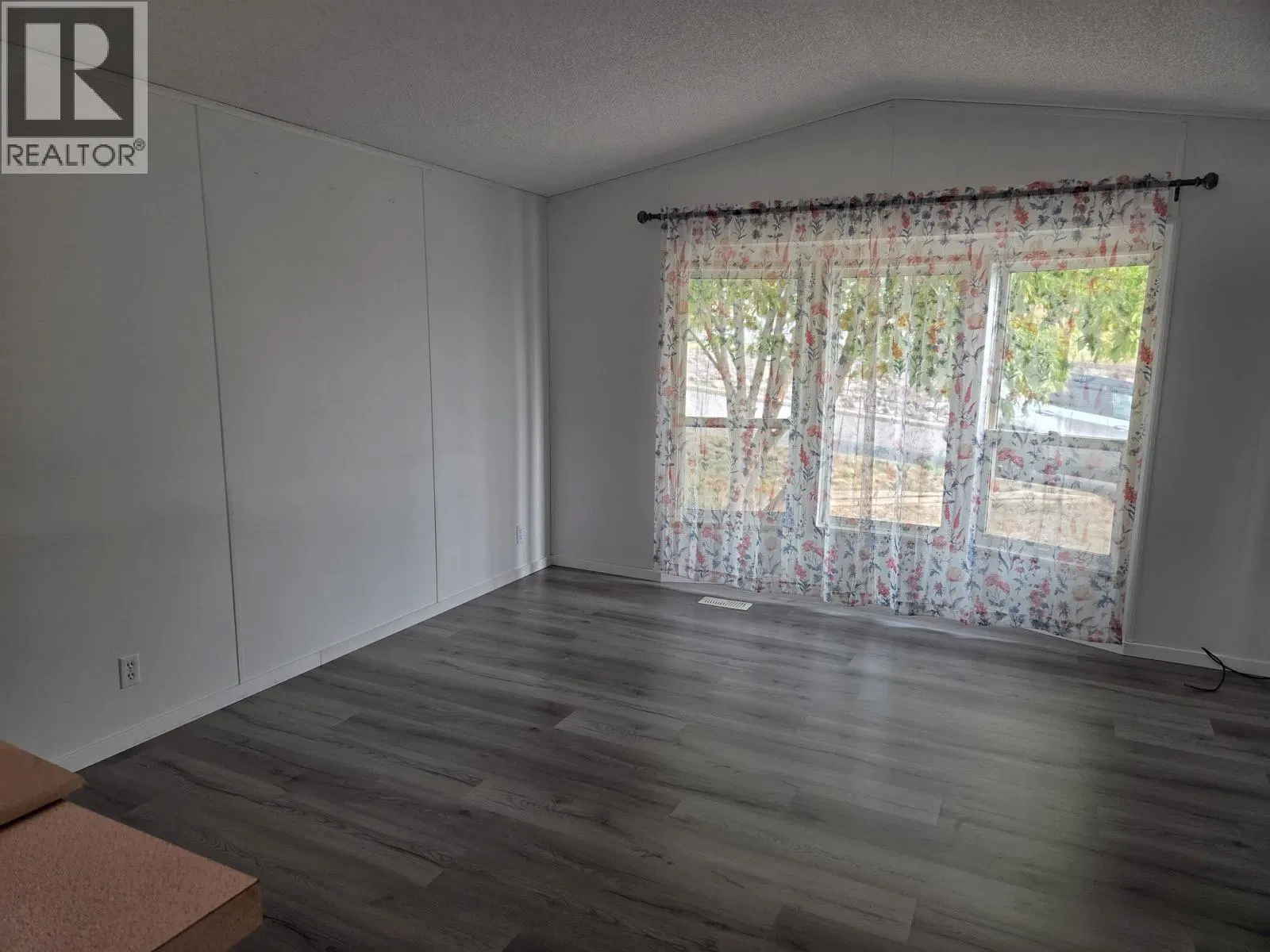 Photo 2 of 13 at #92 – 770 ELEVENTH Avenue