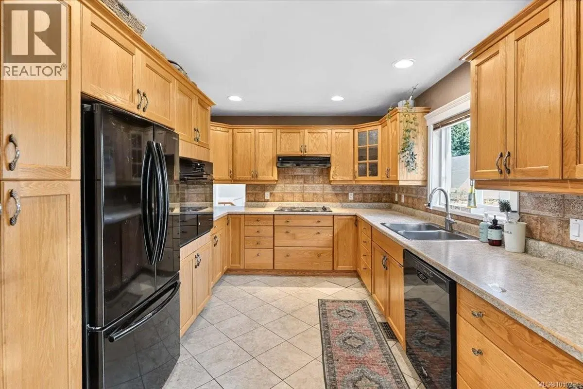 Photo 5 of 64 at 2955 15th Avenue