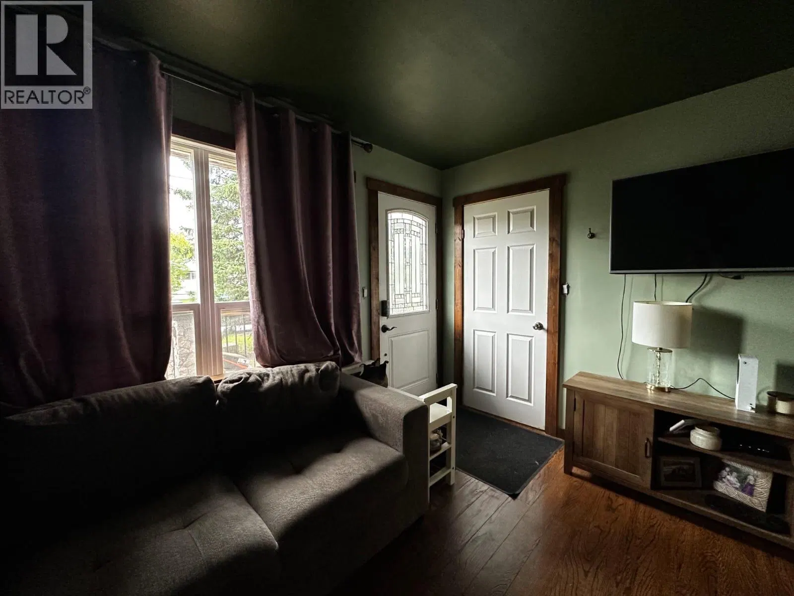 Photo 5 of 30 at 4761 Wabi Crescent