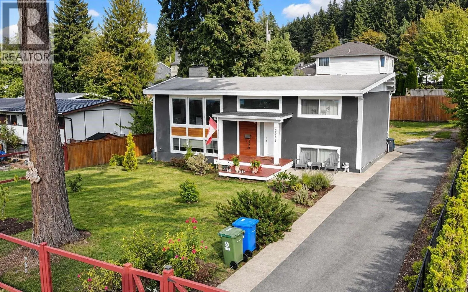 Photo 4 of 43 at 2349 Anderson Avenue