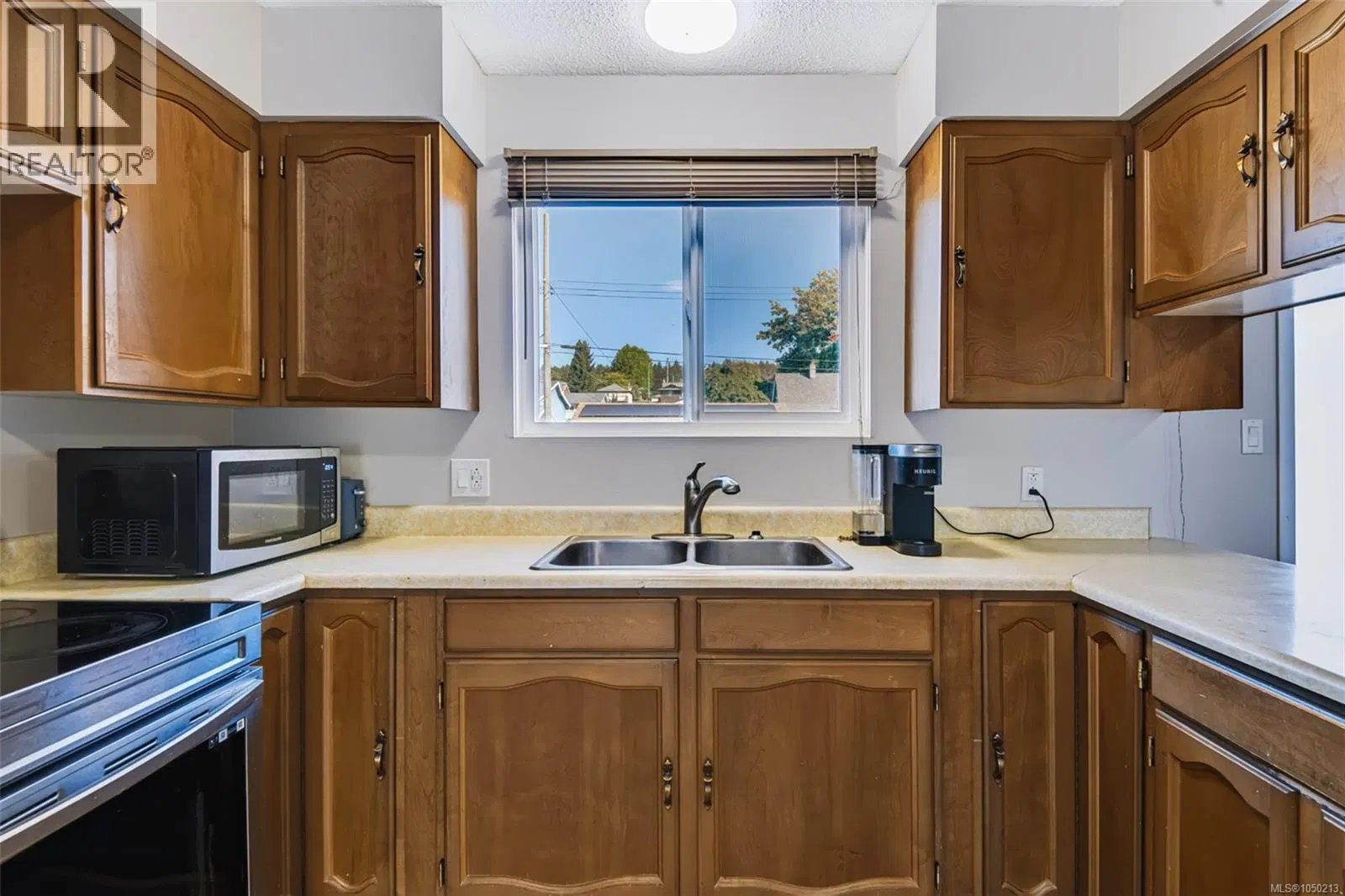 Photo 5 of 24 at 2643 9th Avenue
