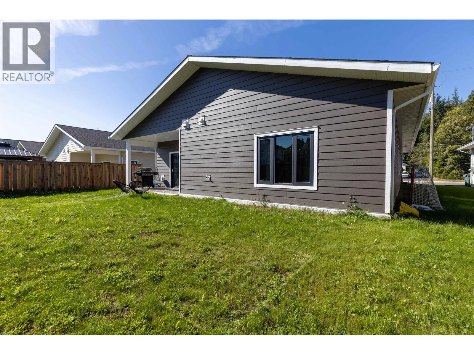 Photo 5 of 23 at 4020 THOMAS Street
