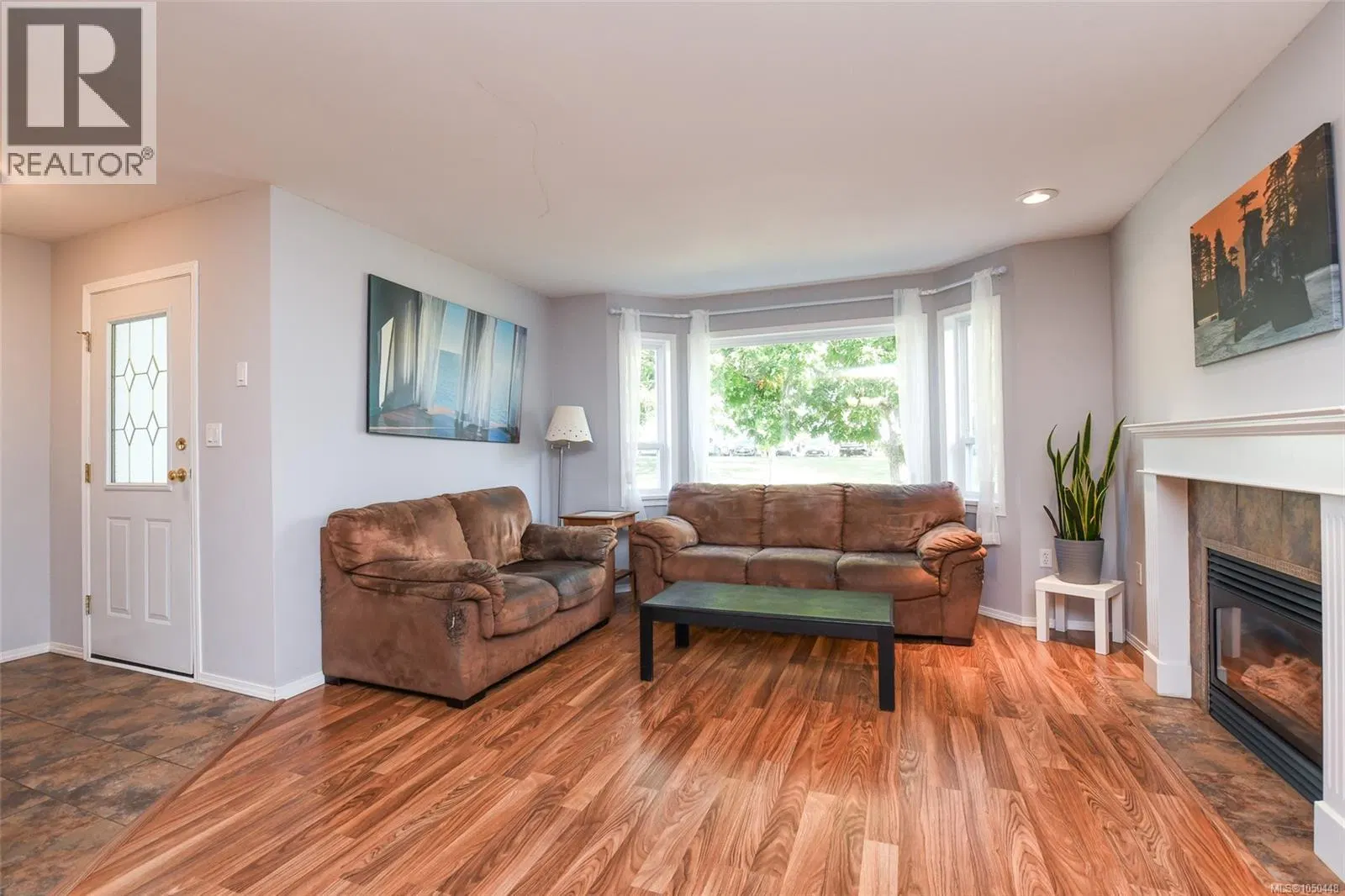 Photo 4 of 50 at 2233 Bolt Avenue