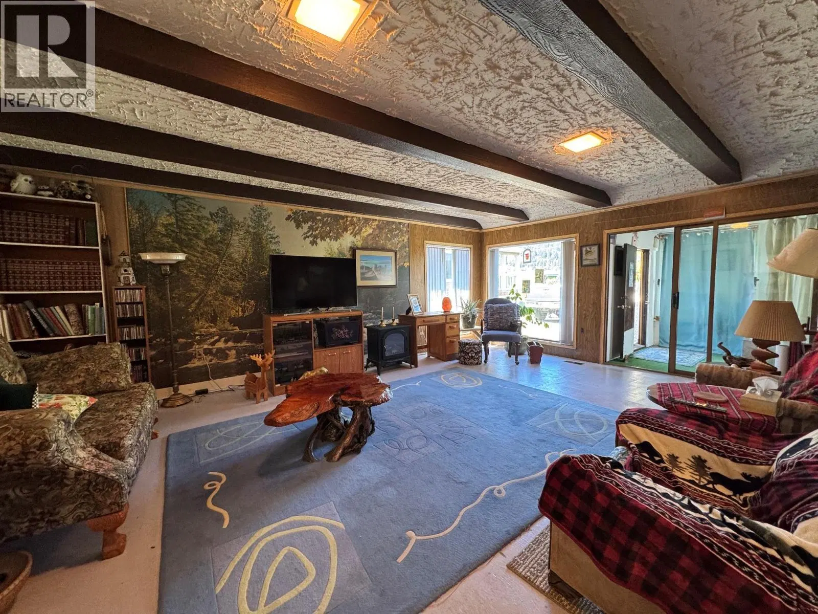 Photo 5 of 16 at 1422 Collett Street