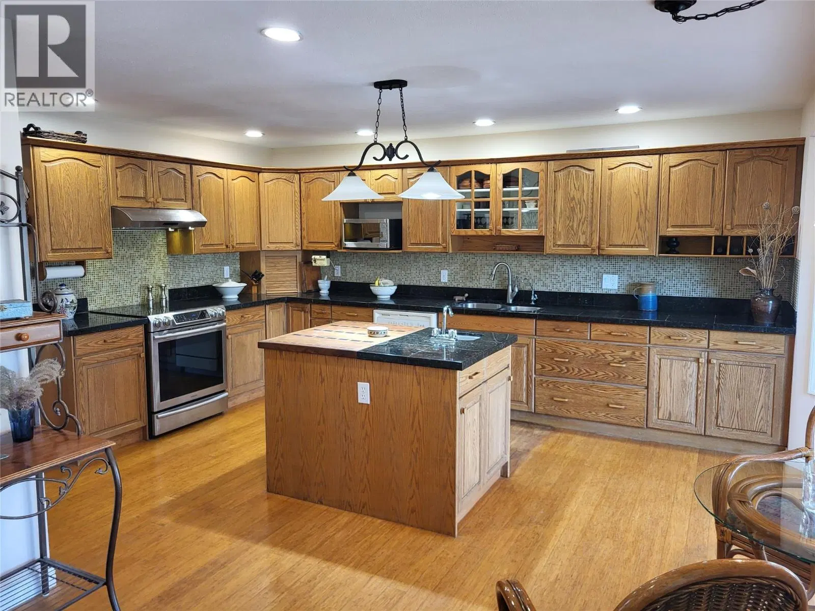 Photo 3 of 50 at 8311 92nd Avenue