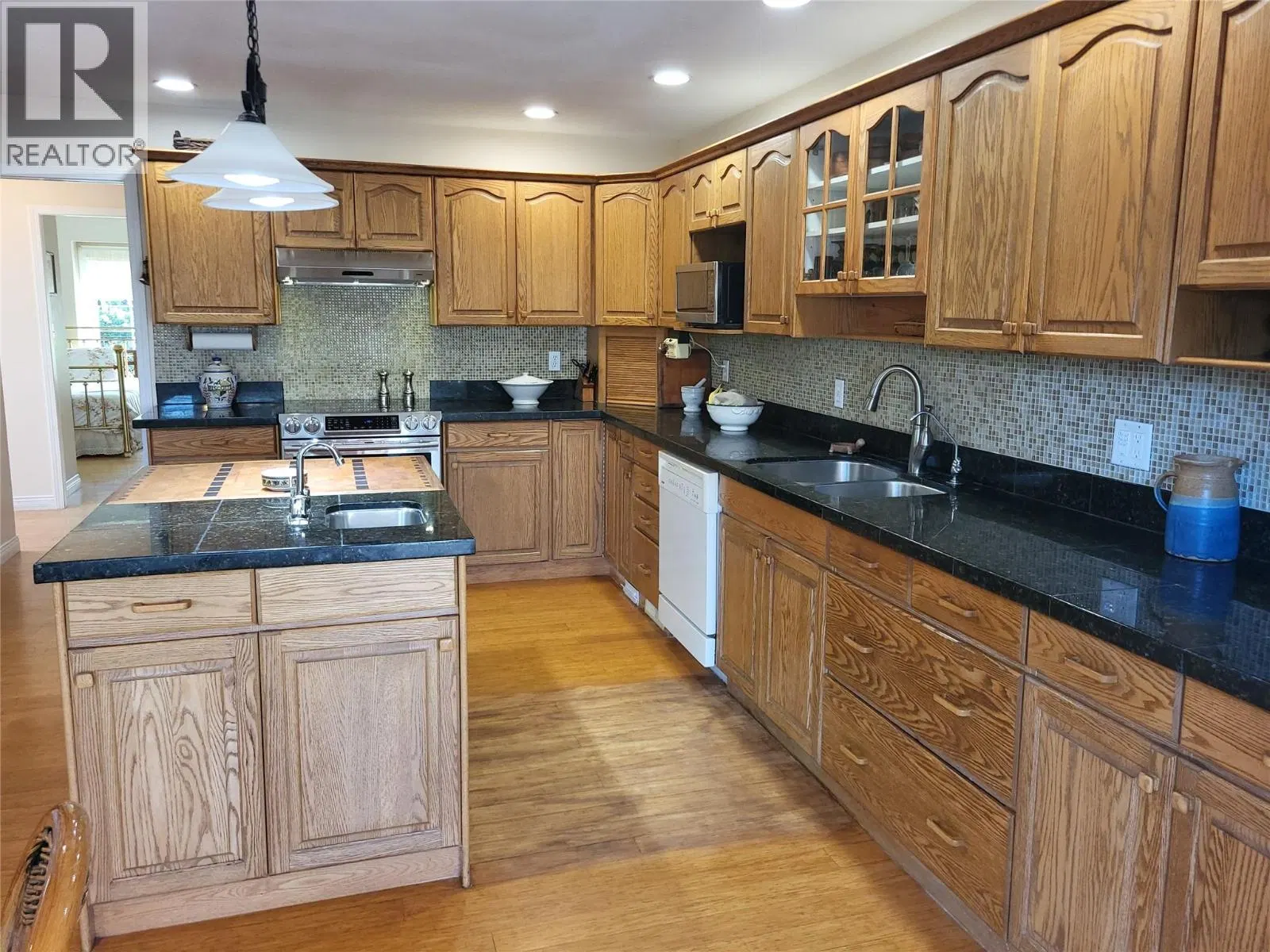 Photo 4 of 50 at 8311 92nd Avenue