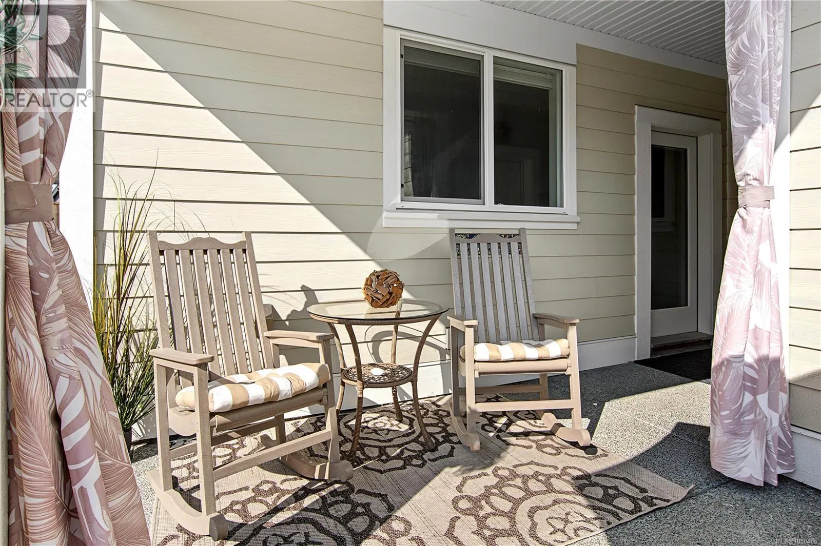 Photo 5 of 43 at 743 Briarwood Drive