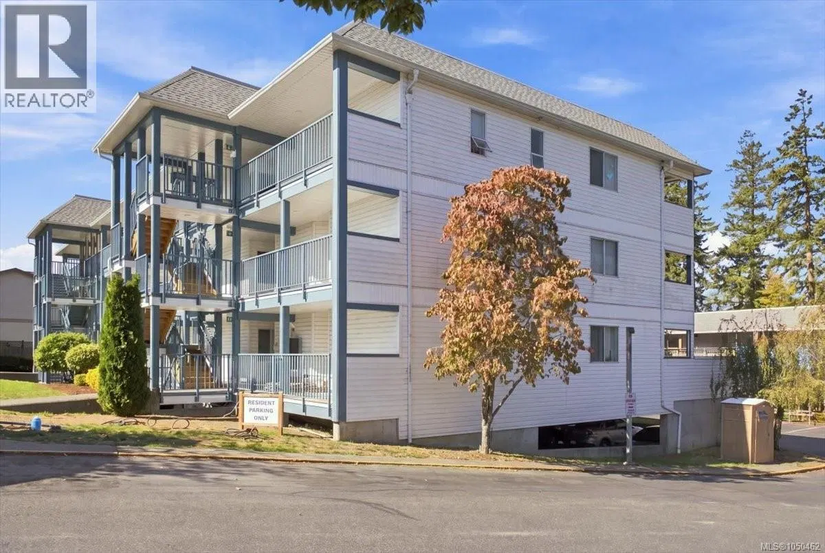 Photo 3 of 32 at #305 – 3087 Barons Road