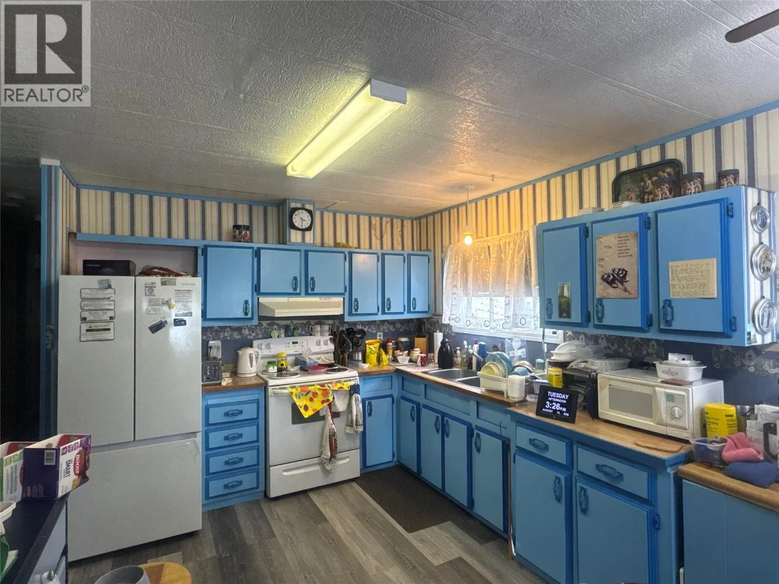 Photo 4 of 10 at 230 Rockport Place