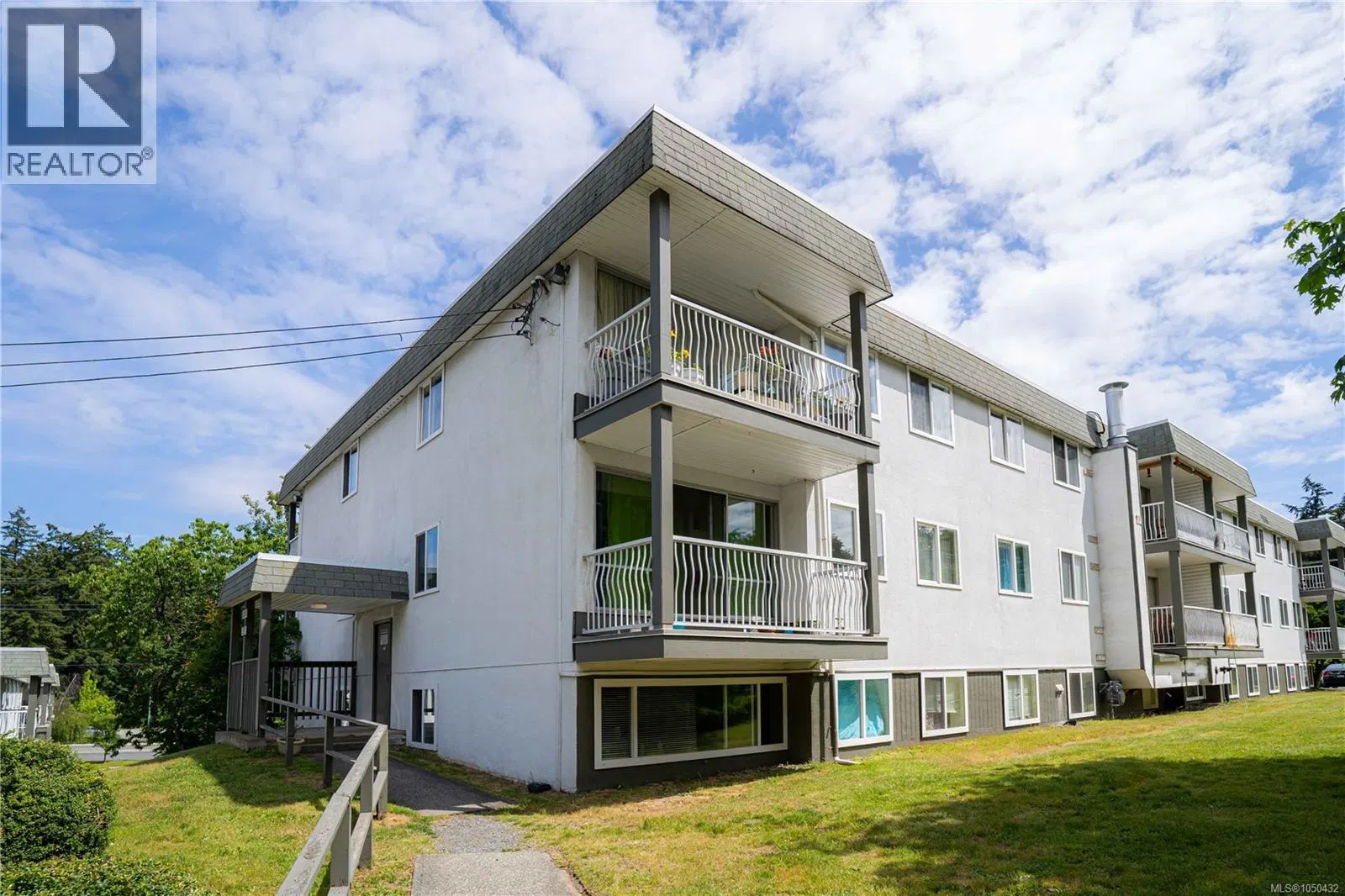 Photo 1 of 13 at #2107 – 1007 Bowen Road