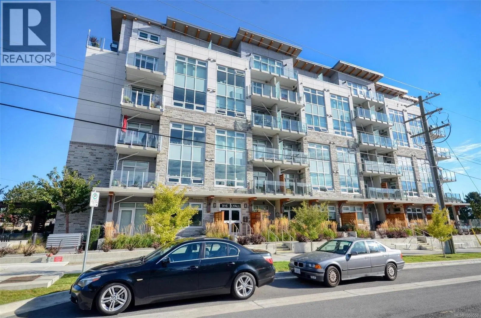 Photo 1 of 26 at #203 – 916 Lyall Street