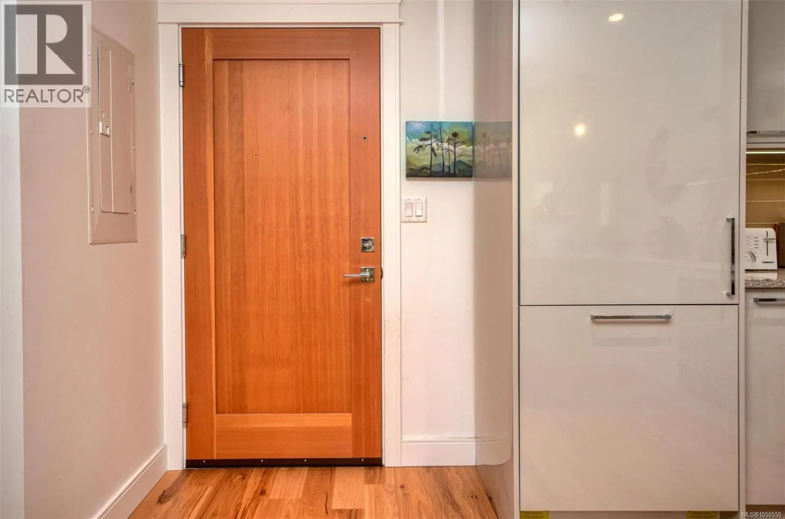 Photo 3 of 26 at #203 – 916 Lyall Street