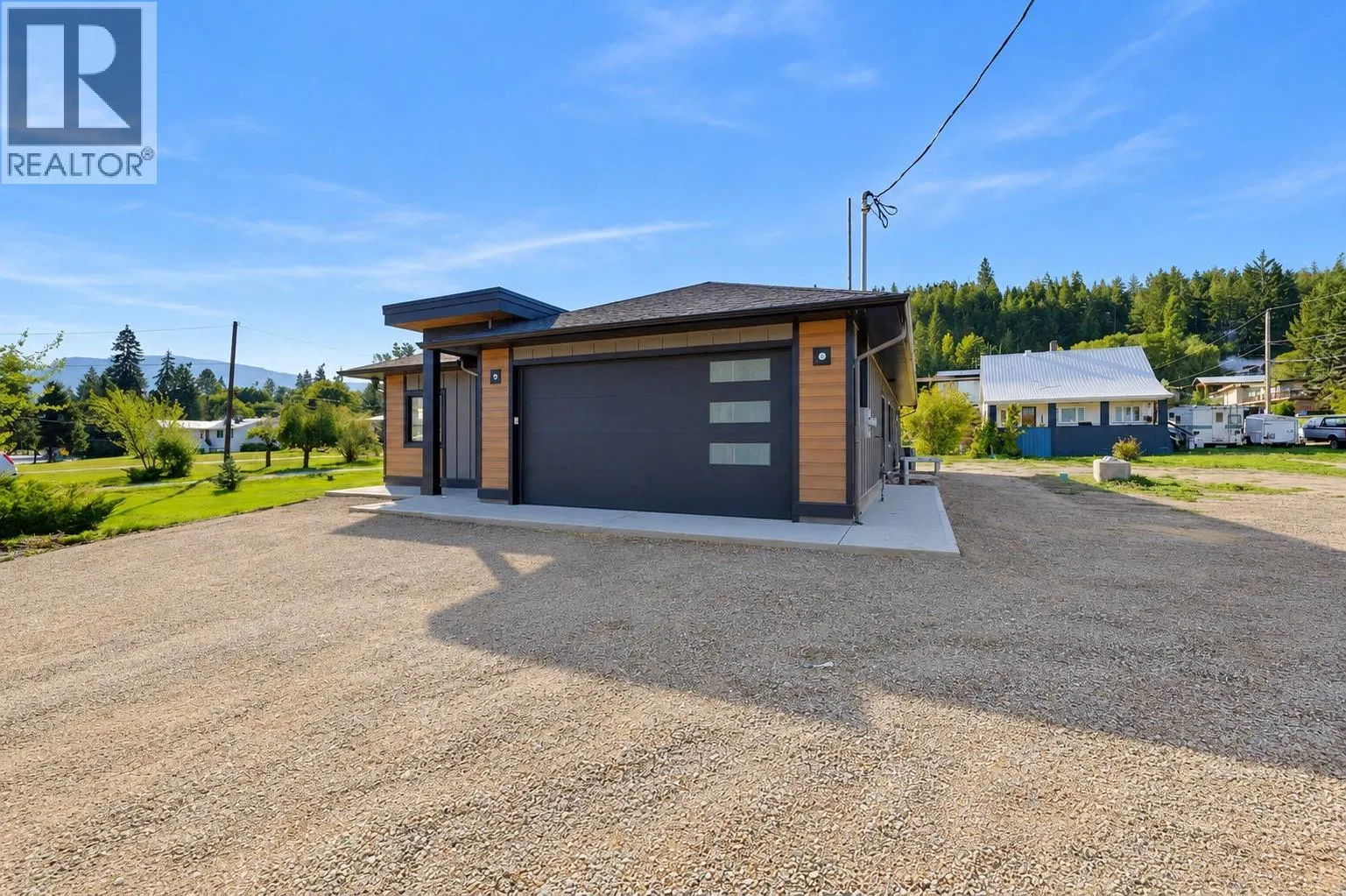 Photo 4 of 59 at 186 Salmon Arm Drive