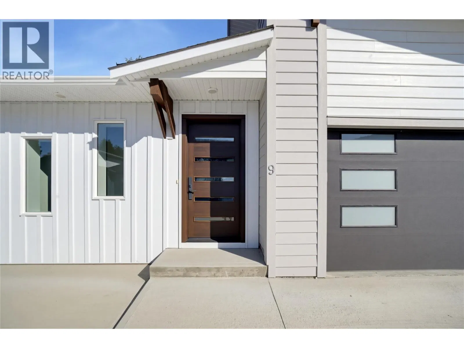 Photo 3 of 39 at #9 – 1840 10 Street