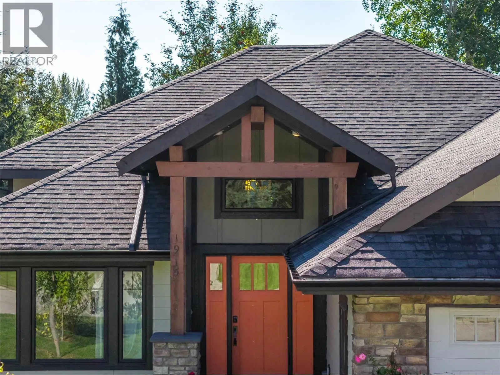 Photo 5 of 77 at 1915 Aspen Crescent
