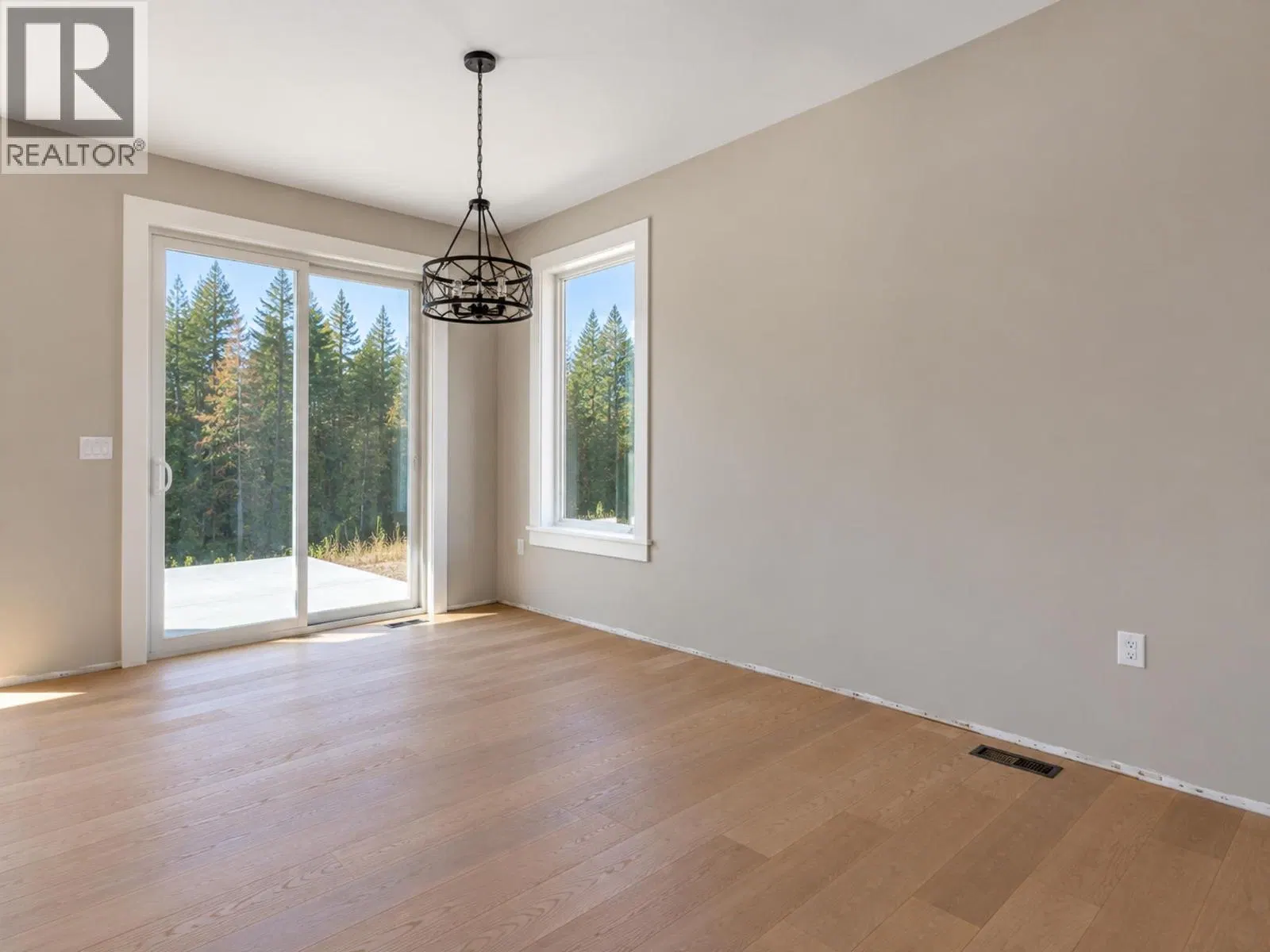 Photo 4 of 16 at 1660 8 Street