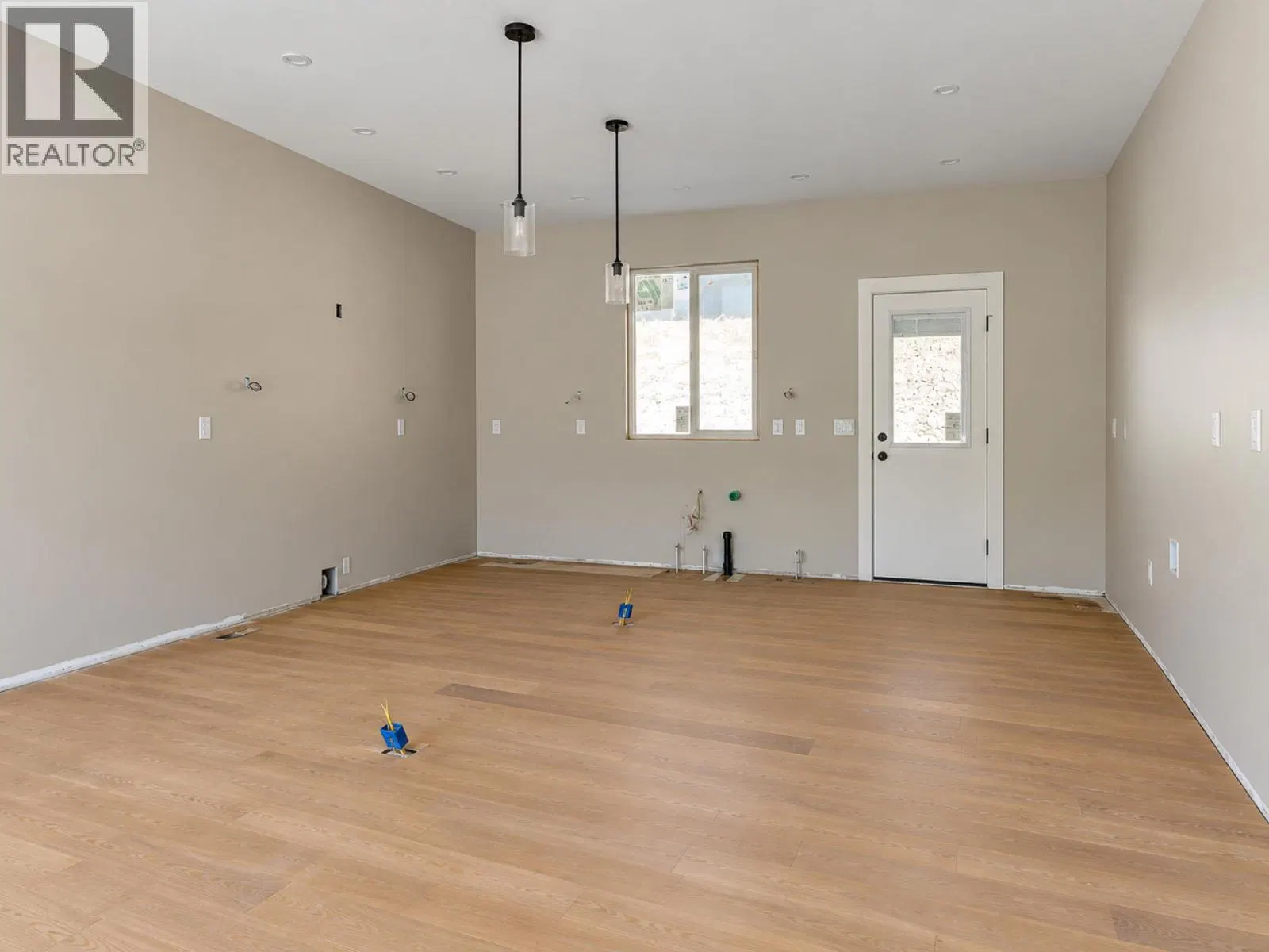 Photo 5 of 16 at 1660 8 Street